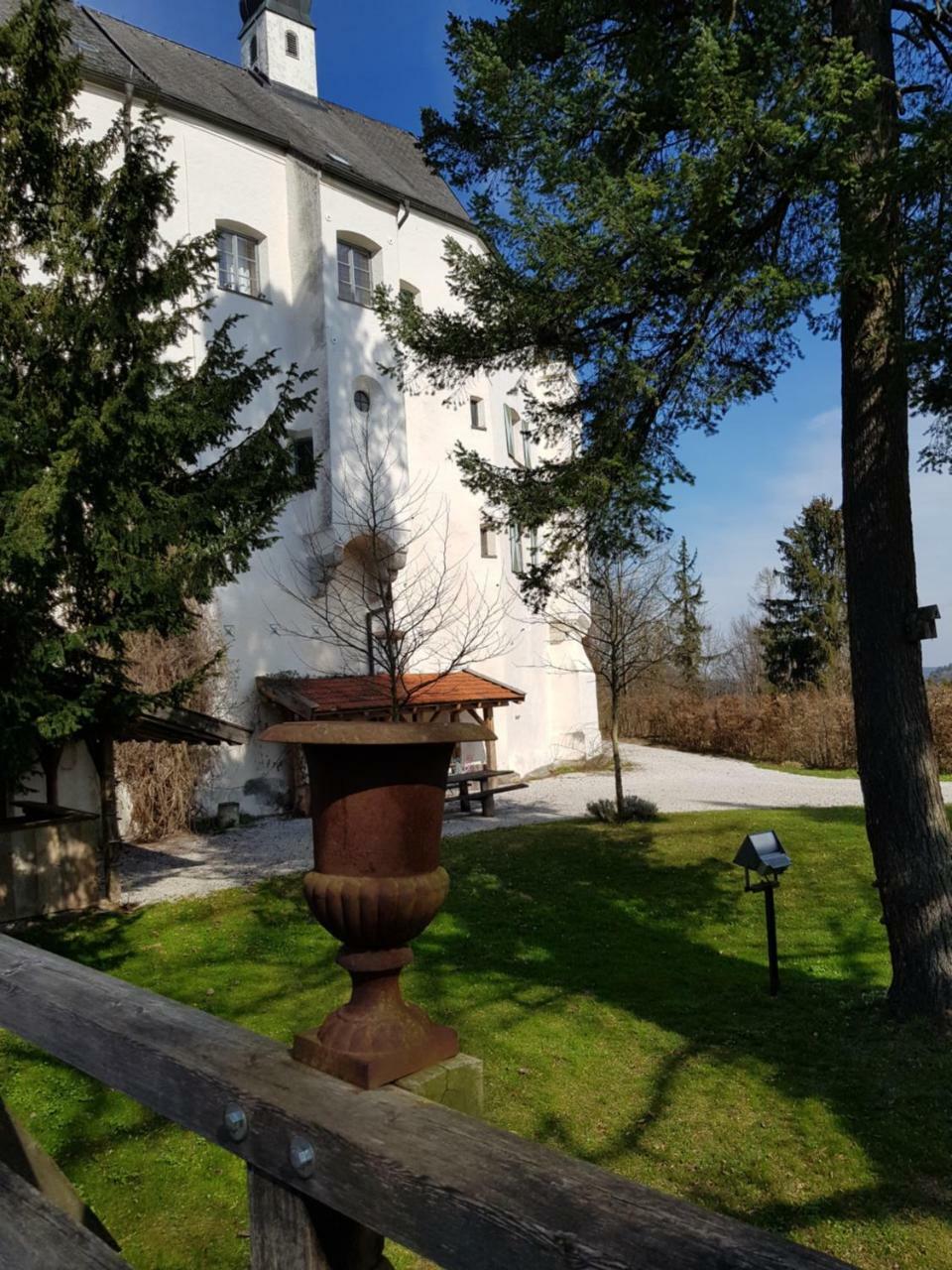 Hotel Schloss Amerang Exterior photo